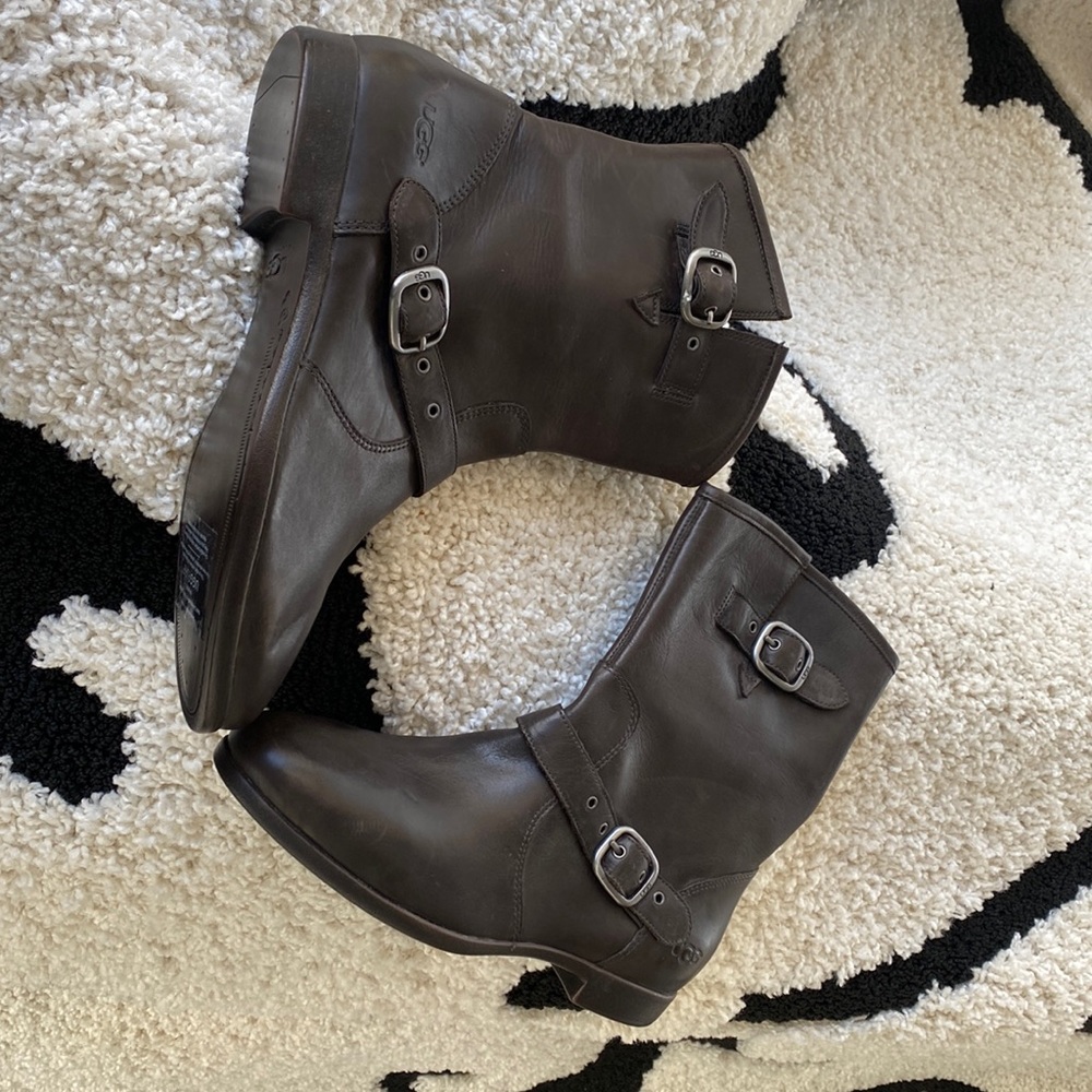 Ugg Australia Frances dark brown like black mid boot